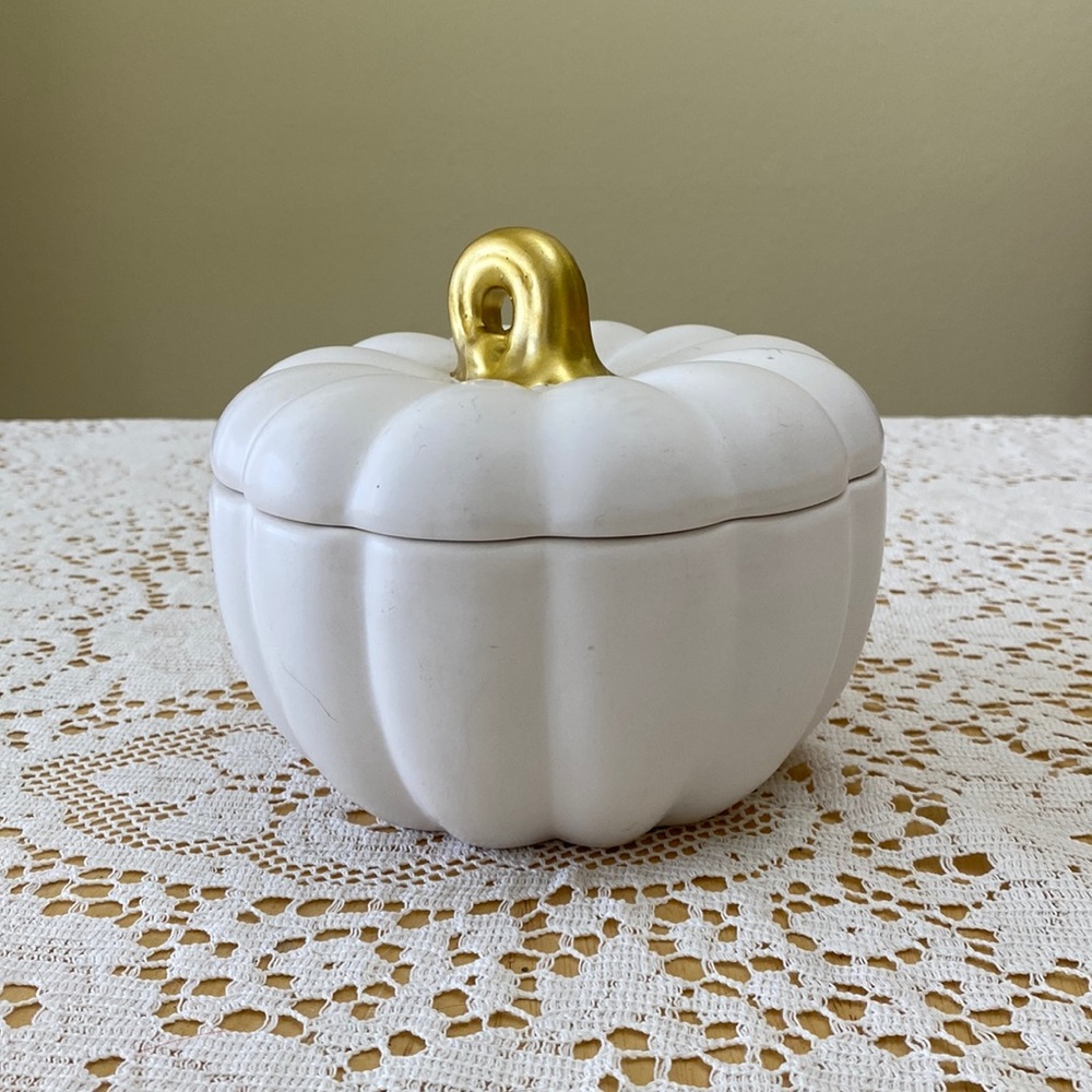 IQ Accessories Off White Ceramic Pumpkin